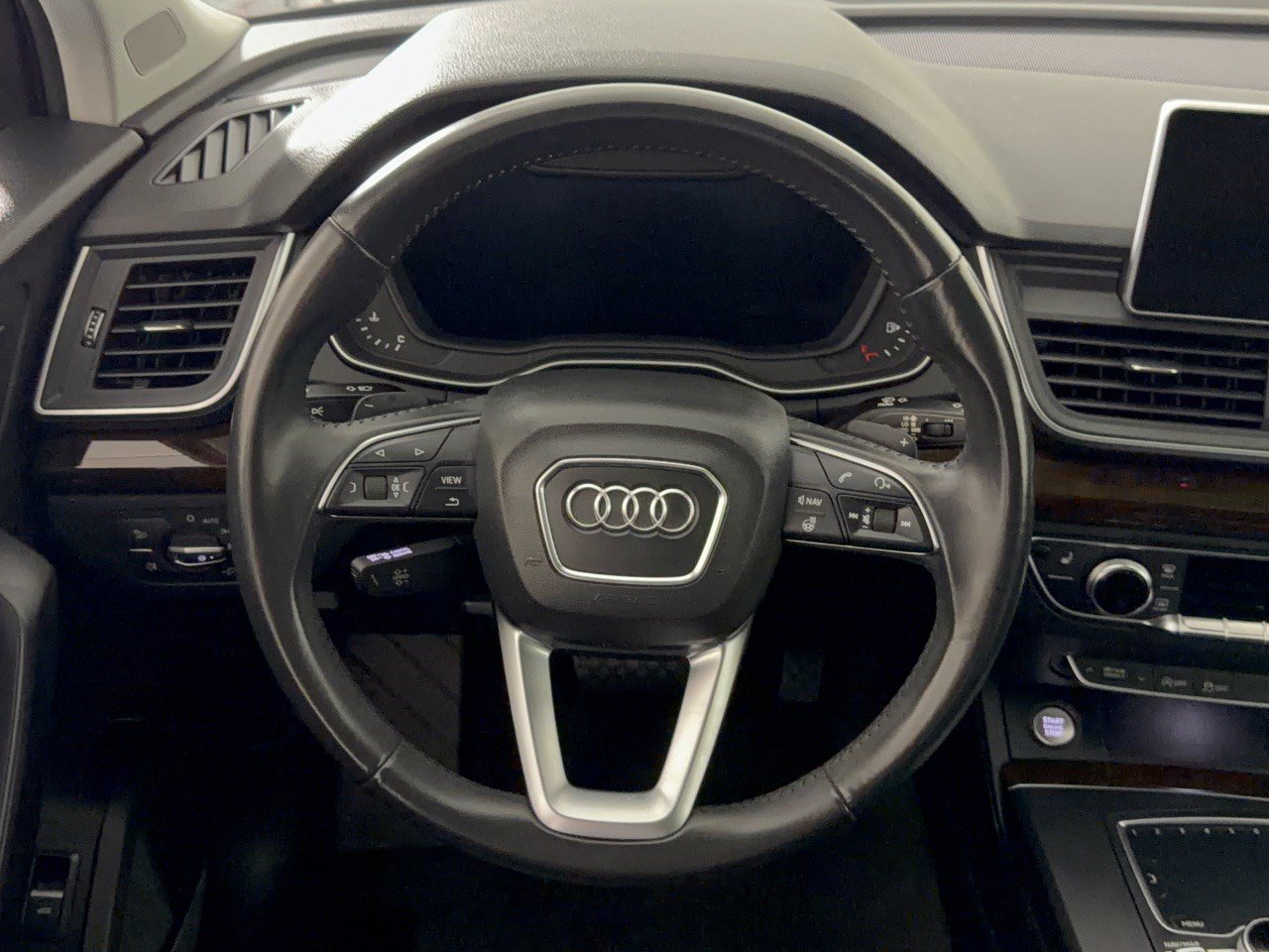Used 2018 Audi Q5 2.0T Premium Plus w/ Premium Plus Package AWD/4WD image 10