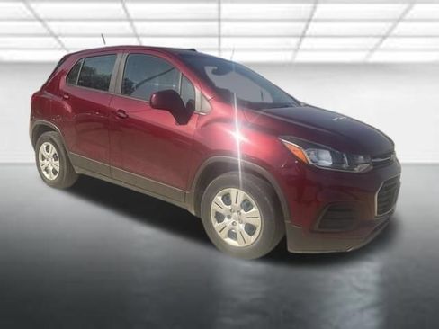 Used 2017 Chevrolet Trax LS FWD image 1