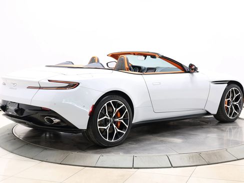 Used 2019 Aston Martin DB11 Volante RWD image 5