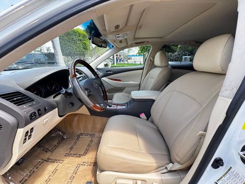 Used 2011 Lexus ES 350 FWD image 7