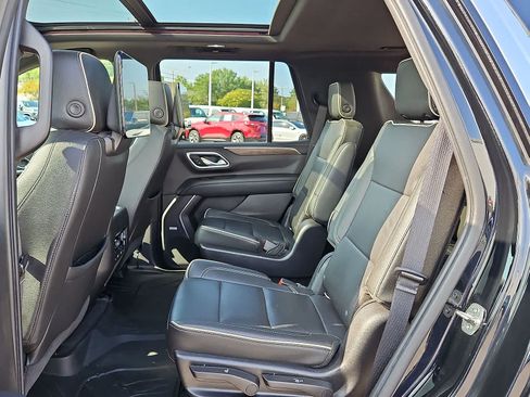 Used 2021 Chevrolet Tahoe Premier w/ Premium Package AWD/4WD image 32