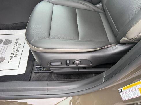 Certified 2024 Chevrolet Trax ACTIV w/ Sunroof Package image 13