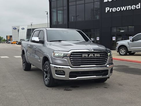 Used 2025 RAM 1500 Laramie AWD/4WD image 6