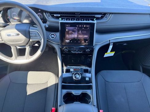 New 2026 Jeep Grand Cherokee Laredo AWD/4WD image 11