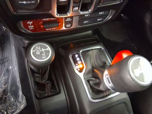 Used 2022 Jeep Wrangler Unlimited Rubicon w/ Xtreme Recon 35" Tire Package image 15