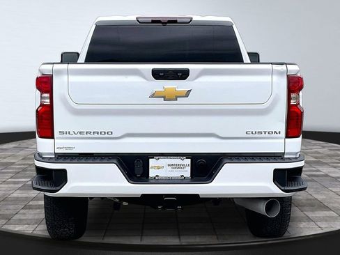 Used 2023 Chevrolet Silverado 2500 Custom w/ Custom Value Package AWD/4WD image 4