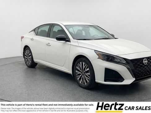 Used 2025 Nissan Altima 2.5 SV FWD image 1