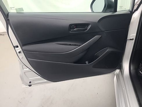 Used 2025 Toyota Corolla LE image 21