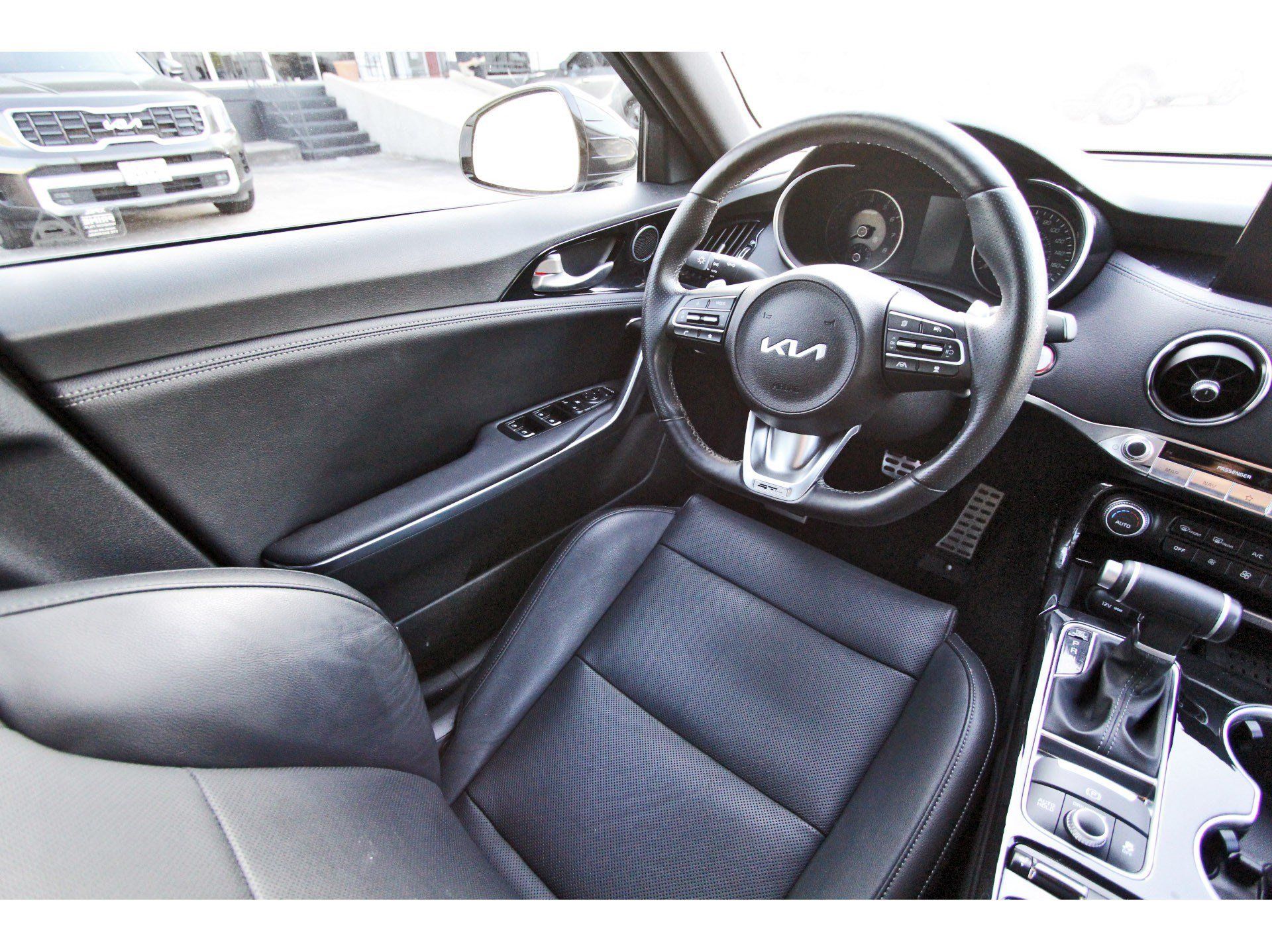 Certified 2023 Kia Stinger GT-Line AWD/4WD image 11