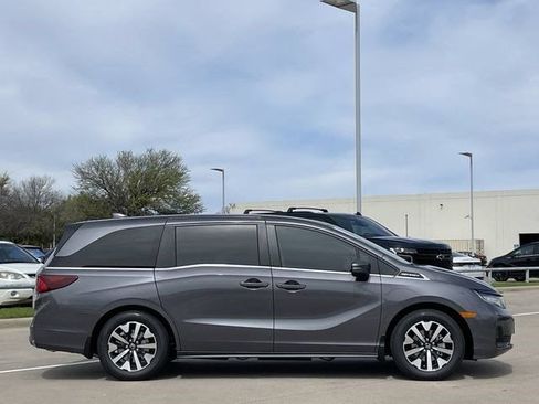 New 2026 Honda Odyssey EX-L image 3