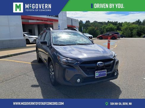 Used 2025 Subaru Outback Premium AWD/4WD image 11