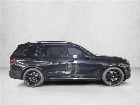 Used 2027 BMW X7 xDrive40i w/ M Sport Package AWD/4WD image 4