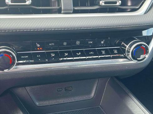 Used 2026 Chevrolet Equinox LT w/ Convenience Package II image 28