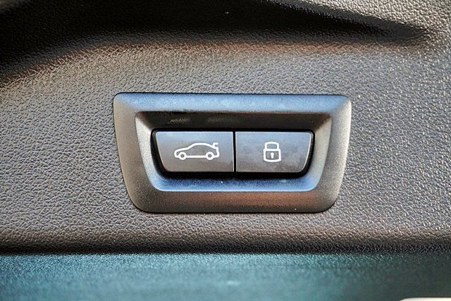 Used 2025 BMW X5 xDrive50e AWD/4WD image 21