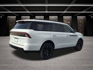 New 2026 Lincoln Navigator Reserve w/ Jet Appearance Package AWD/4WD video 2