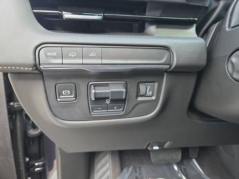 Used 2023 Cadillac Escalade Sport Platinum RWD image 19