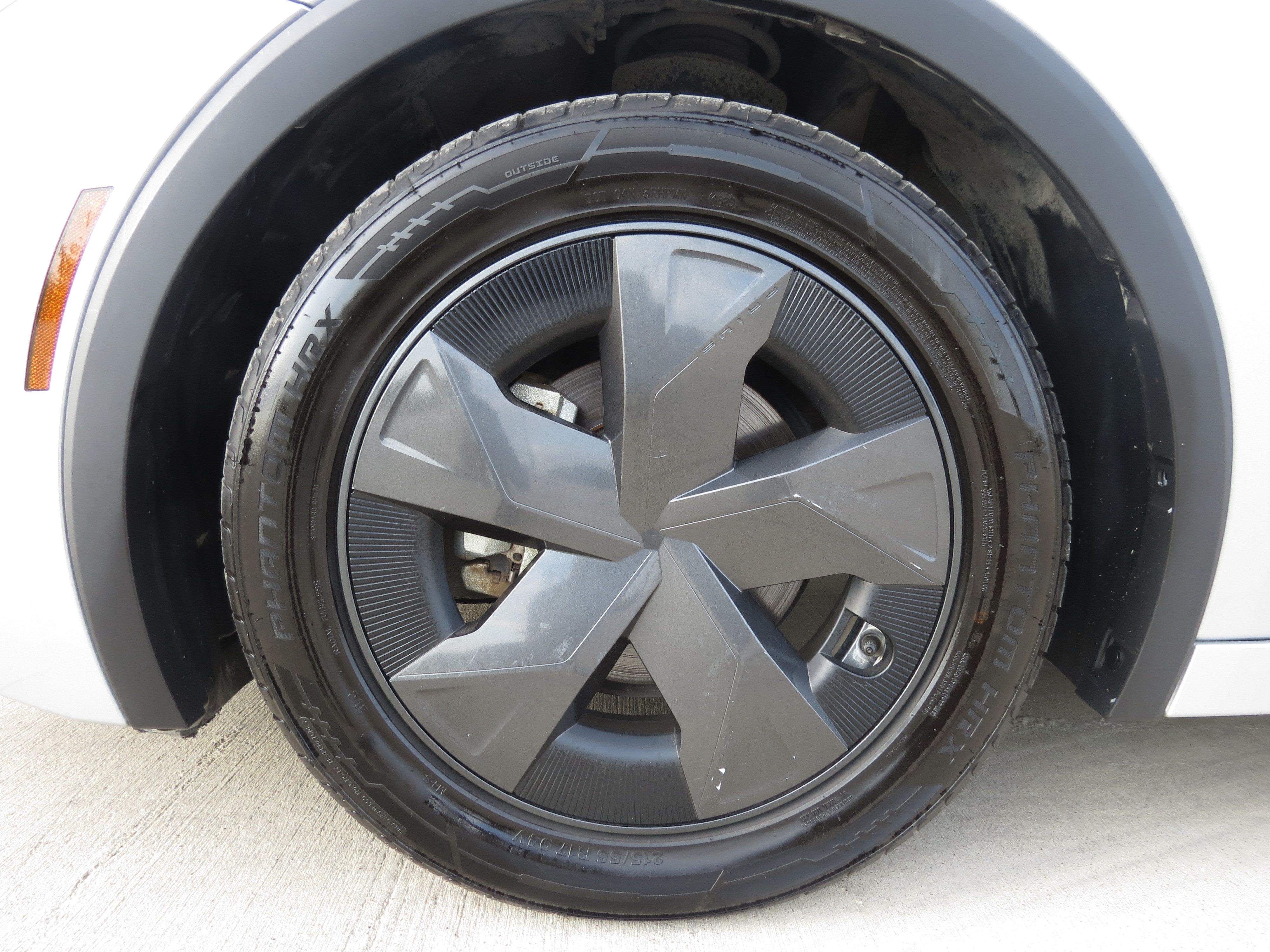 Used 2023 Toyota Prius LE FWD image 9