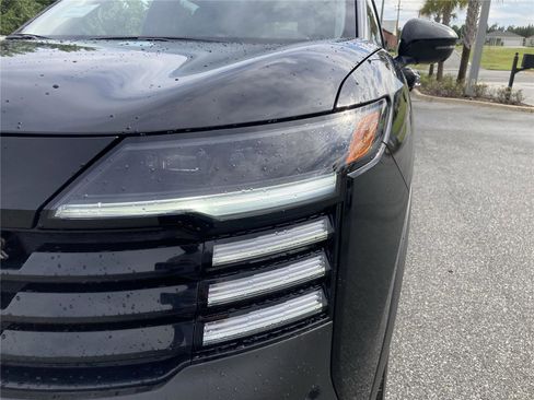 New 2025 Nissan Kicks SR image 10