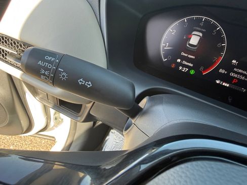 Used 2025 Honda HR-V EX-L image 16