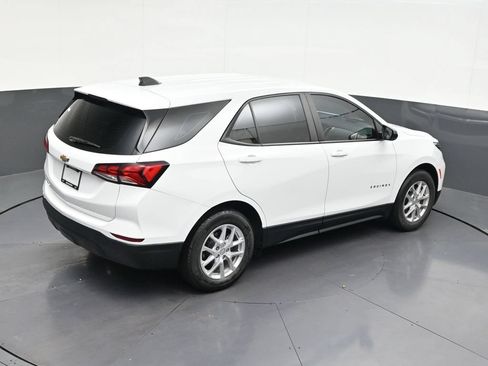 Used 2022 Chevrolet Equinox LS FWD image 19
