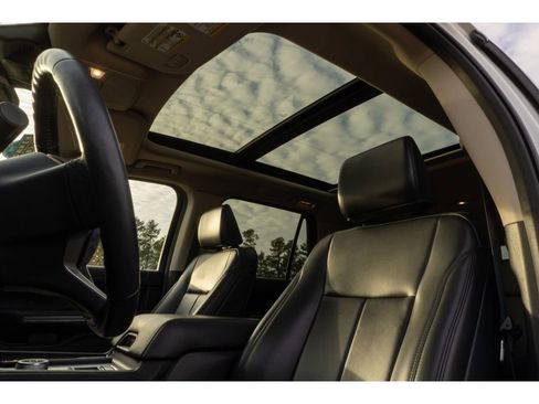 Used 2024 Ford Expedition Max XLT image 12