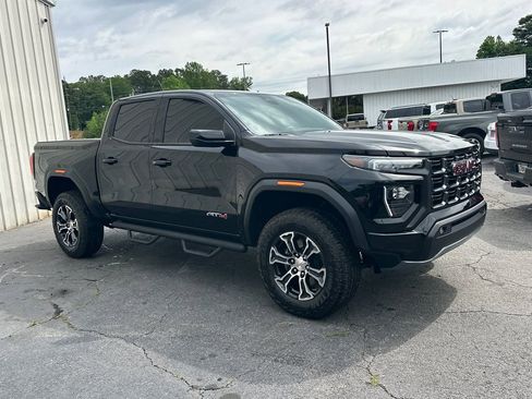 Used 2024 GMC Canyon AT4 w/ Canyon Safety Plus Package AWD/4WD image 4