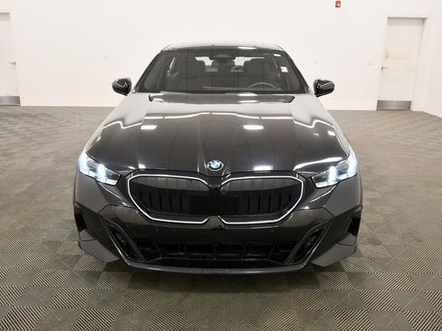 Used 2024 BMW 540i xDrive w/ Premium Package image 11