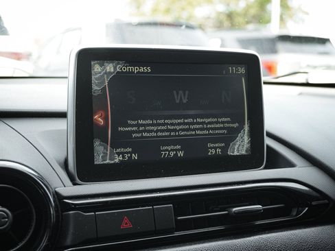 Used 2016 MAZDA MX-5 Miata Club image 23