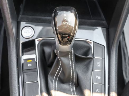 Used 2023 Volkswagen Tiguan SEL R-Line image 26