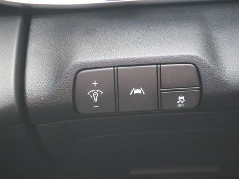 Used 2023 Hyundai Elantra SEL FWD image 16
