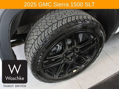 Used 2025 GMC Sierra 1500 SLT w/ SLT Premium Plus Package image 13