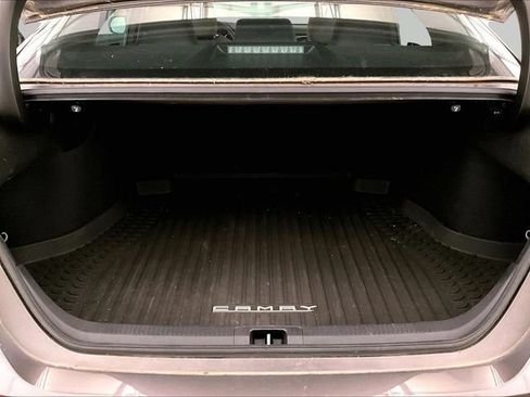 Used 2021 Toyota Camry LE FWD image 33