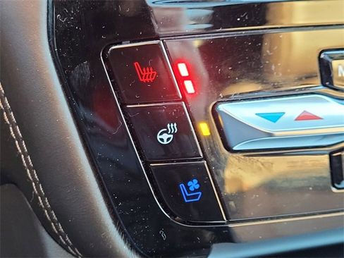 Used 2023 Ford Explorer King Ranch w/ Technology Package image 24