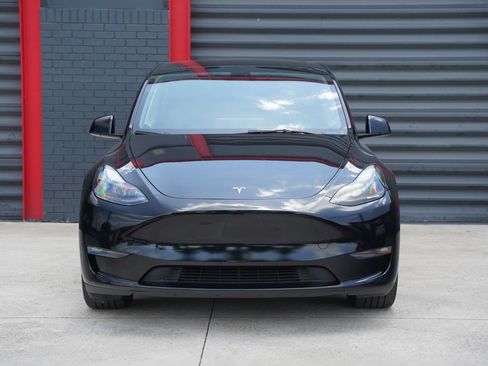 Used 2023 Tesla Model Y Long Range AWD/4WD image 3
