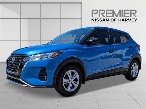 New 2025 Nissan Kicks Play S image 1