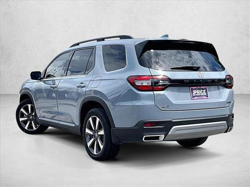 Used 2025 Honda Pilot Touring image 12