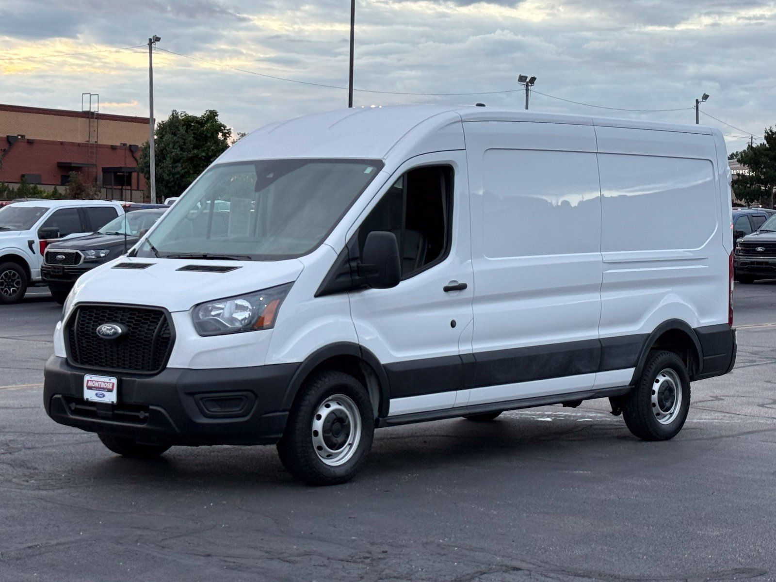 Used 2025 Ford Transit 250 148 Medium Roof RWD image 8