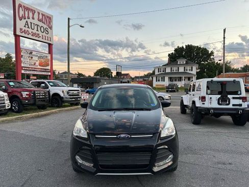 Used 2016 Ford Escape SE AWD/4WD image 3
