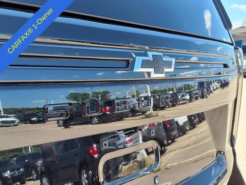 Used 2023 Chevrolet Suburban RST w/ Luxury Package AWD/4WD image 11