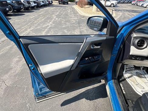 Used 2017 Toyota RAV4 Limited w/ Advanced Technology Package image 17