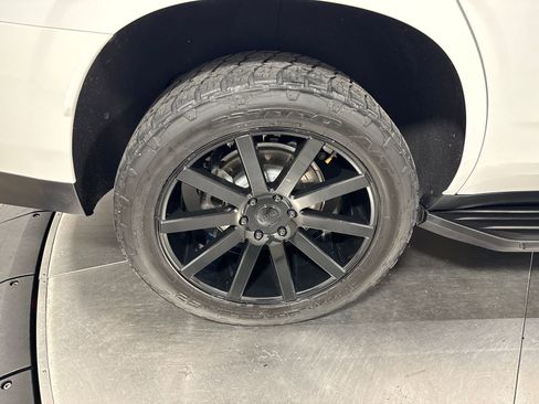 Used 2022 Chevrolet Tahoe RST w/ Luxury Package image 13