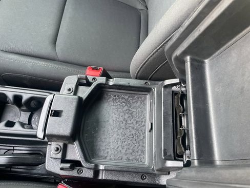 Used 2018 Jeep Wrangler Unlimited Sport S image 37