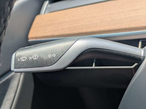 Used 2021 Tesla Model Y Long Range AWD/4WD image 28