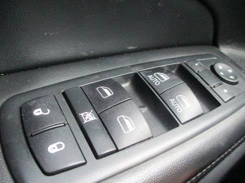 Used 2014 Jeep Grand Cherokee Laredo w/ Security & Convenience Group image 24