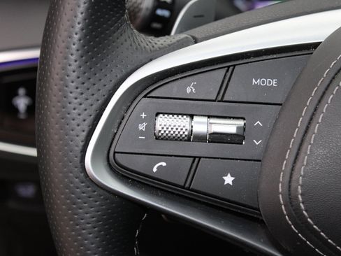 Used 2023 Genesis GV70 2.5T w/ Sport Prestige Package image 12