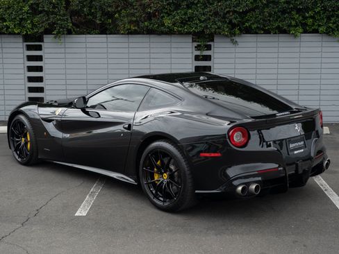 Used 2014 Ferrari F12 Berlinetta RWD image 4
