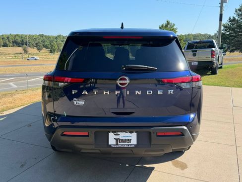 Used 2022 Nissan Pathfinder S FWD image 5