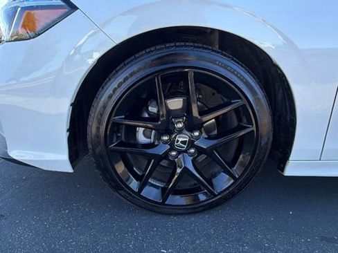 Used 2025 Honda Civic Sport image 10