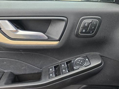 Used 2022 Ford Escape Titanium w/ Titanium Premium Package image 18