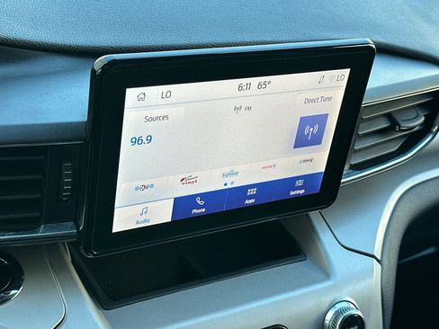 Used 2024 Ford Explorer XLT w/ Equipment Group 202A image 22